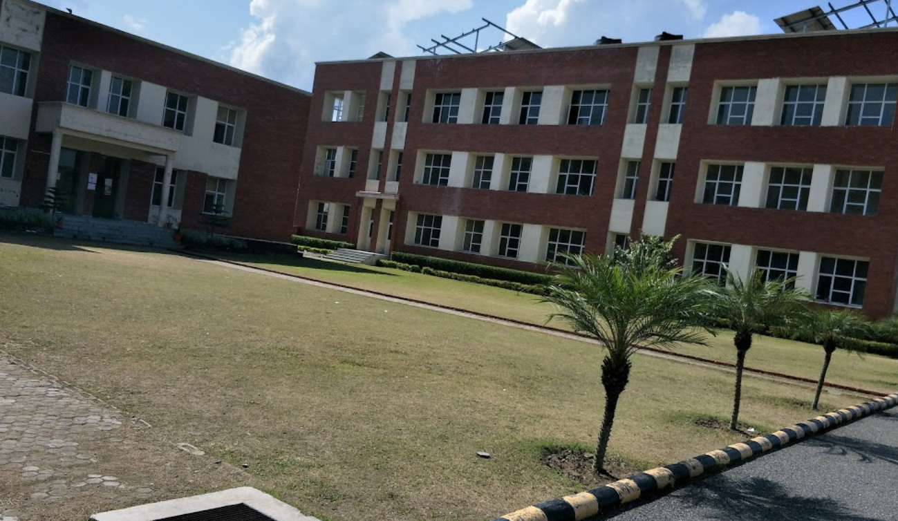 Himgiri Zee University- Campus View