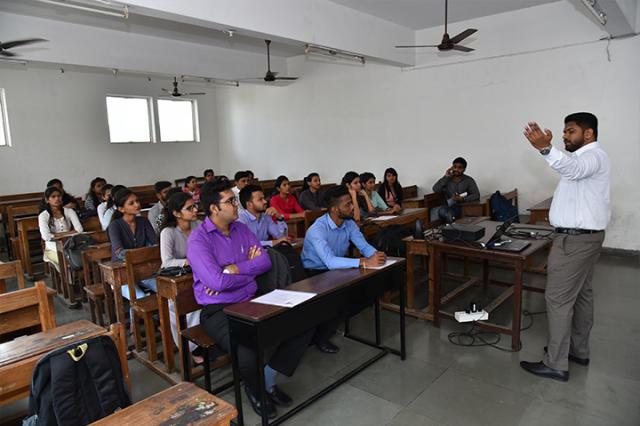 Ghanshyamdas Saraf College of Arts and Commerce