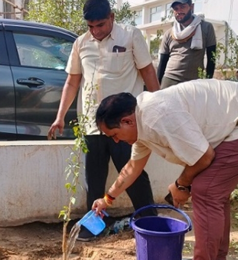 Glimpses of Honorable Chancellor