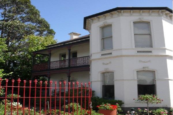 The Cairnmillar Institute