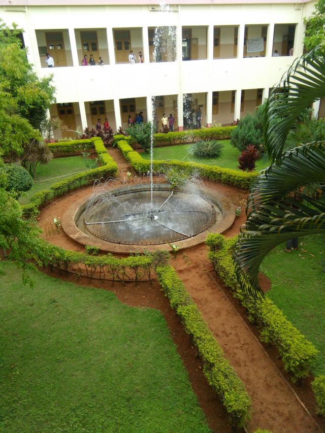 Vijaya College