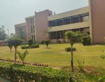 SGTB Khalsa College Campus View