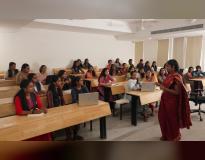 Shri Shankarlal Sundarbai Shasun Jain College for Women Classroom