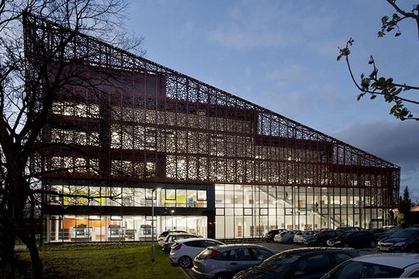Tameside College
