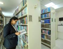 N. L. Dalmia Institute of Management Studies and Research Library(4)