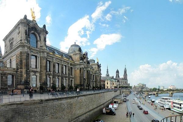 Dresden University of Fine Arts