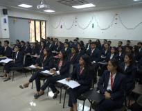 MET Institute of International Studies Classroom(2)