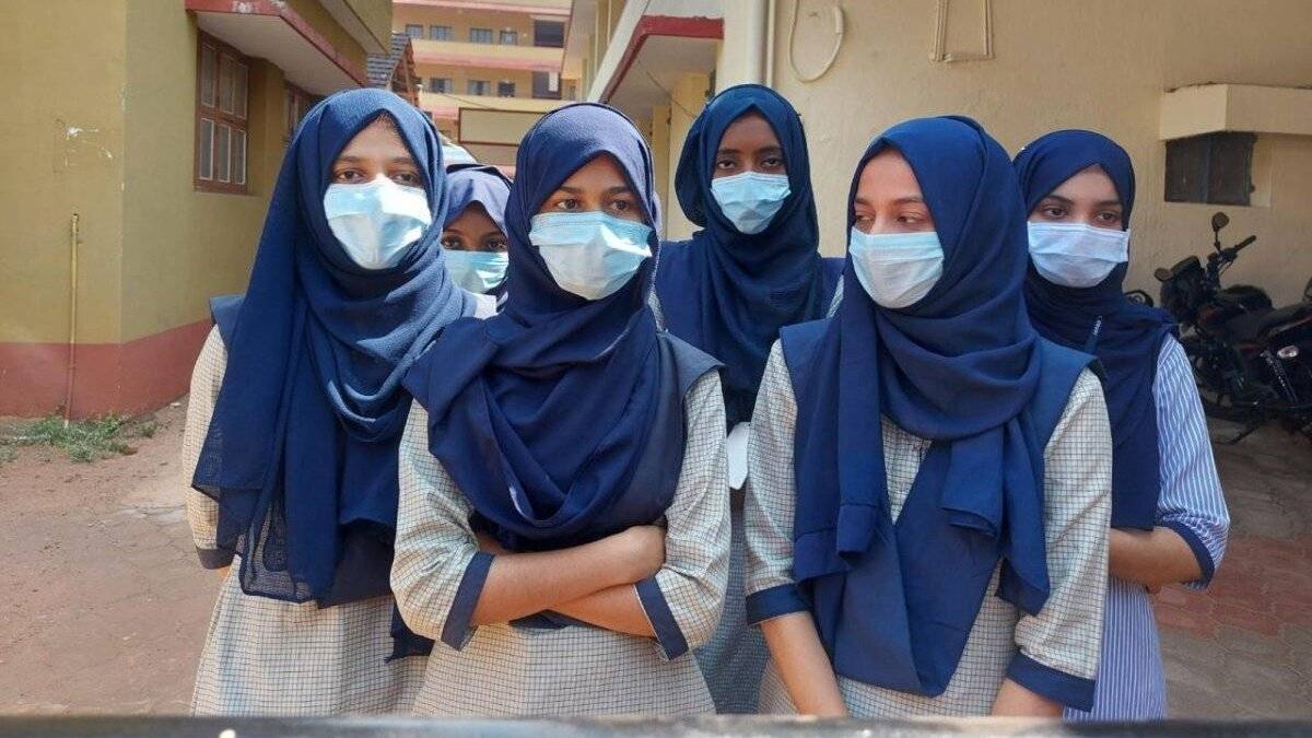 Karnataka hijab Row: SC reserves order on pleas challenging HC judgment