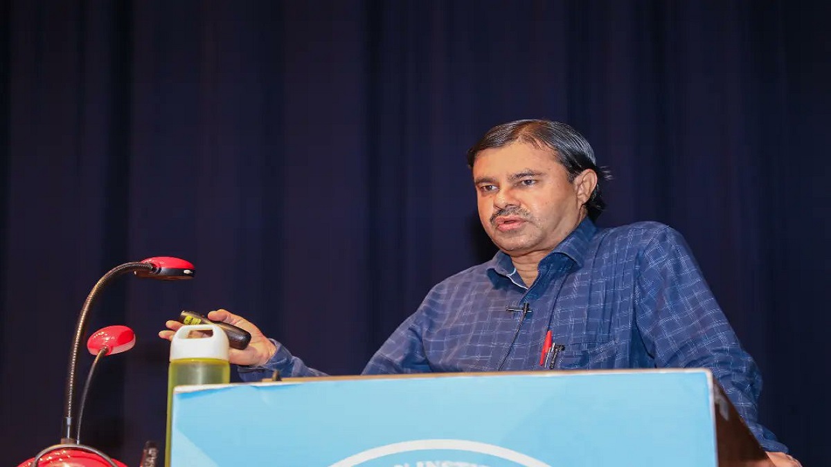 Director of Space Applications Centre at ISRO visits IIT Gandhinagar