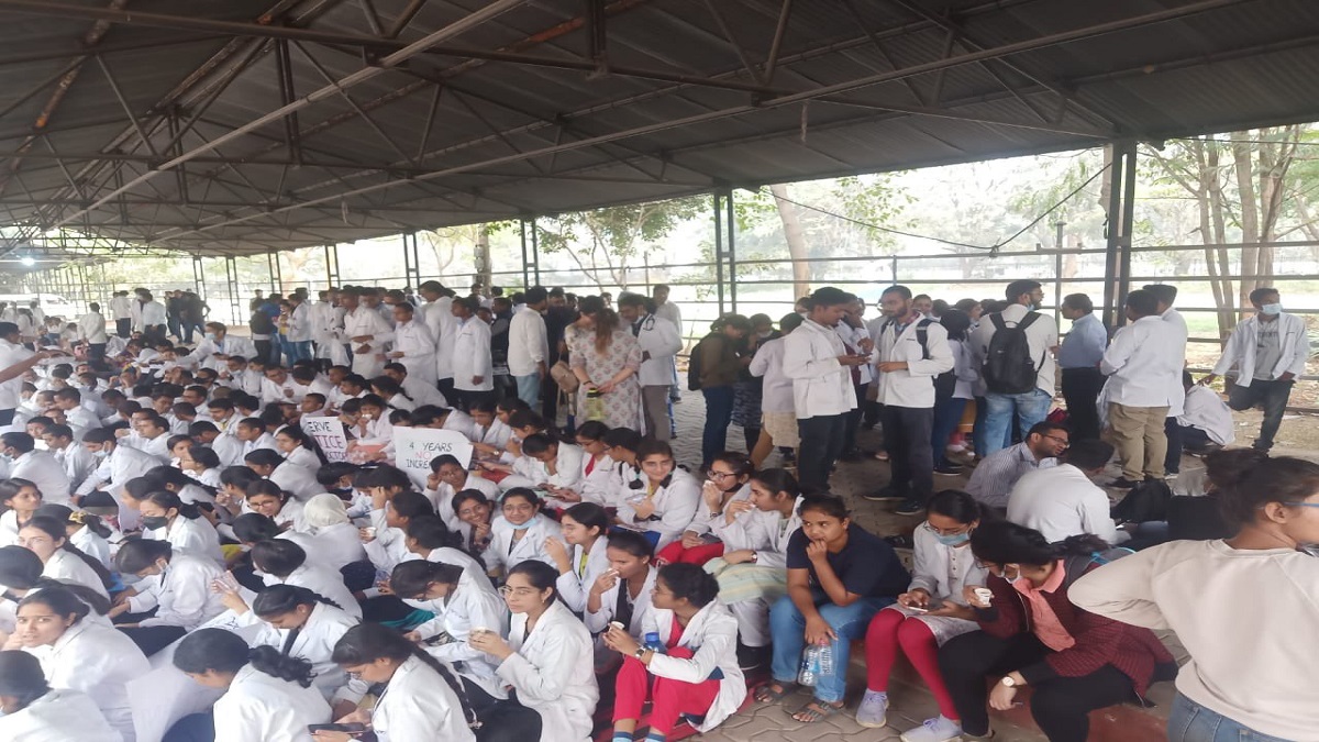 Chhattisgarh: Health Secretary gives positive response on doctors' salary hike demand, says JDA