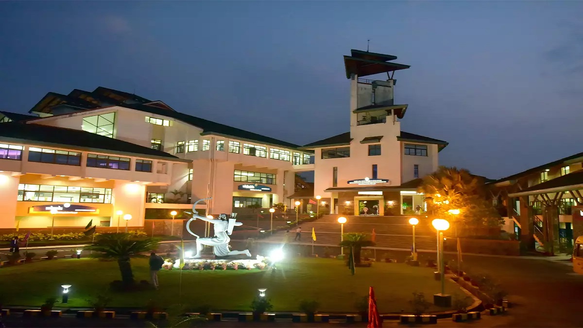 IIM Kozhikode: Today is last date to apply for PG in Business Leadership Phase 1