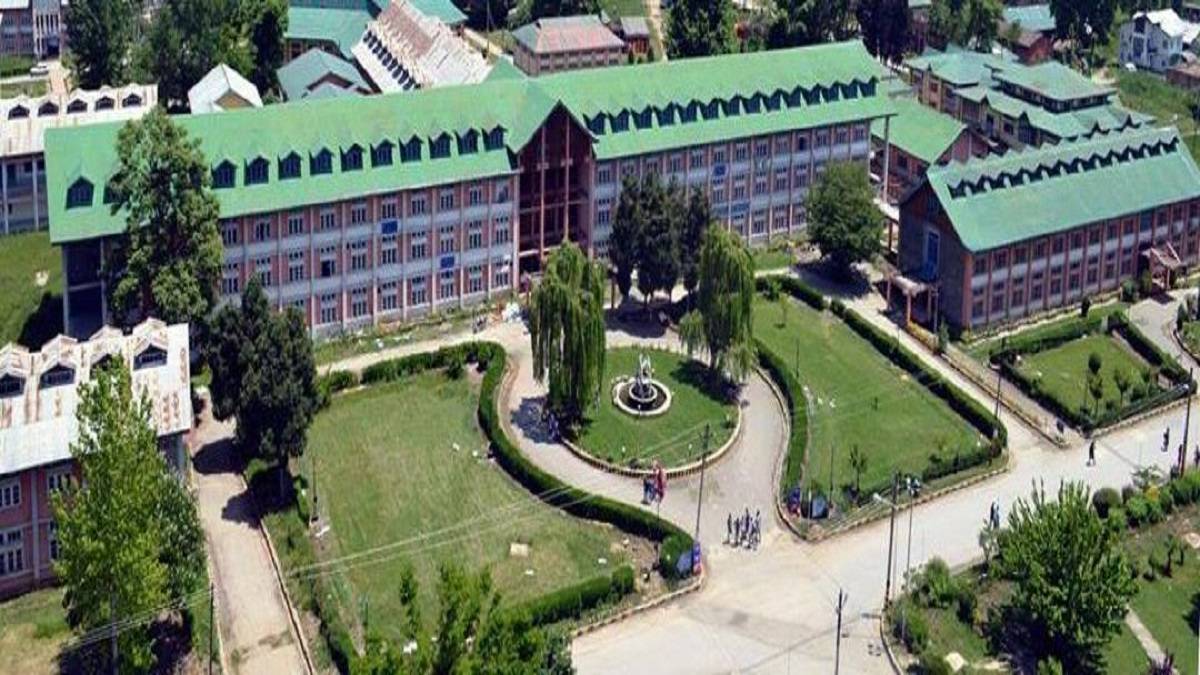 NIT Srinagar Students Unite in Protest Against Alleged Blasphemous Remarks 