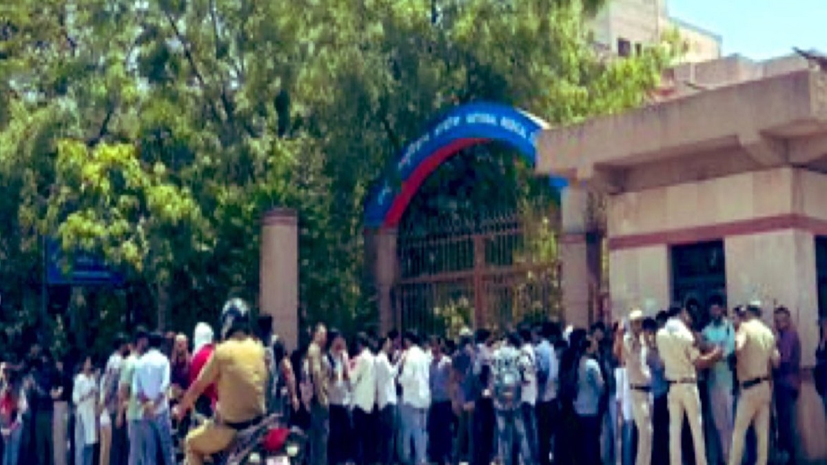 FMGs Protest Outside NMC Office