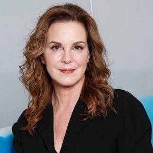 Elizabeth Perkins