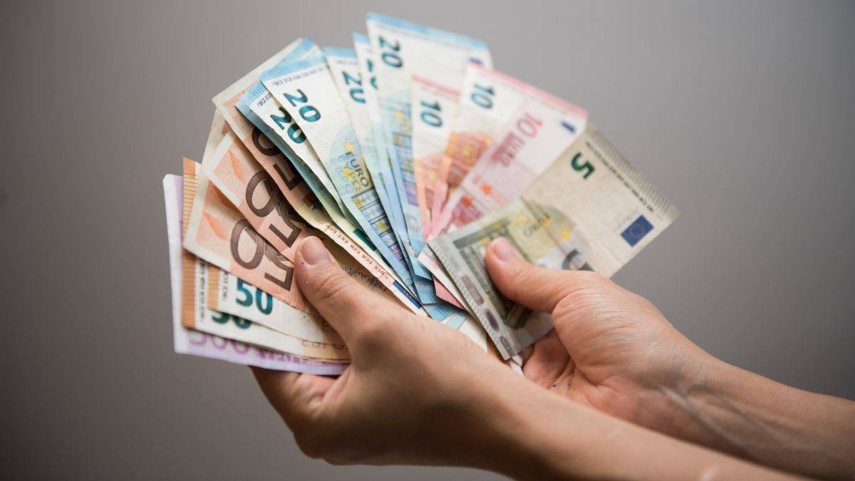 cost of studying and living in netherlands