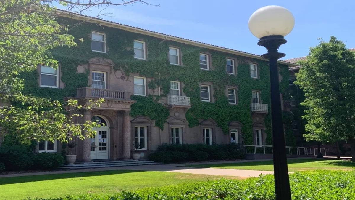 Stanford Updates Flag, Banner Policy For Student Residences