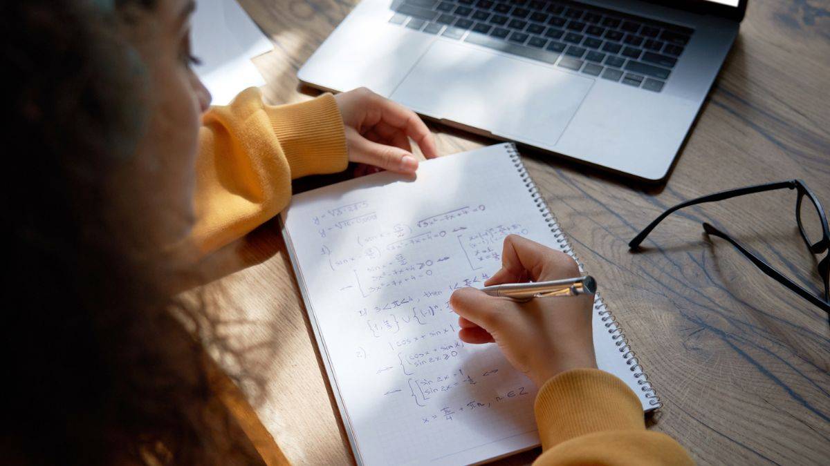 JEE Advanced Maths Important Topics and Chapter Wise Weightage