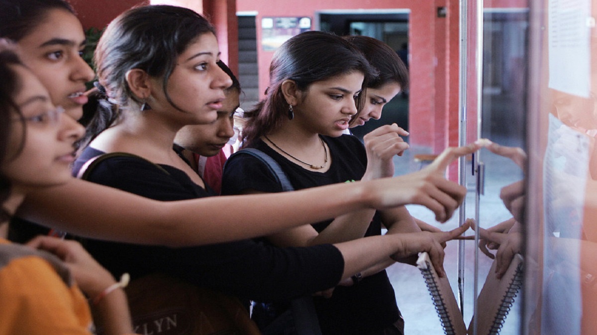 DU LLB Cutoff 2025