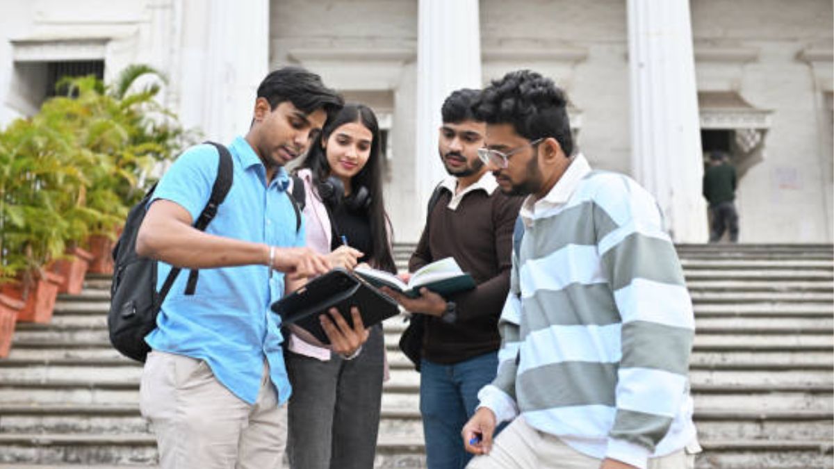 Top 10 IIT Courses Students Are Chasing Beyond CSE