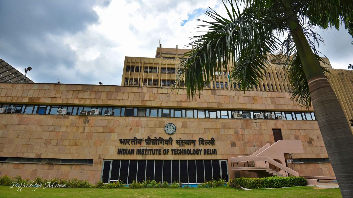Over 20 Firms Blacklisted by IITs for Revoking Student Job Offers