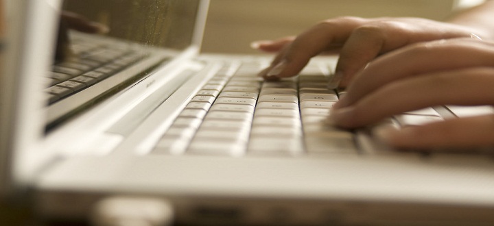 2015_11_16010-female-hands-typing-on-a-laptop-keyboard-pv.jpg